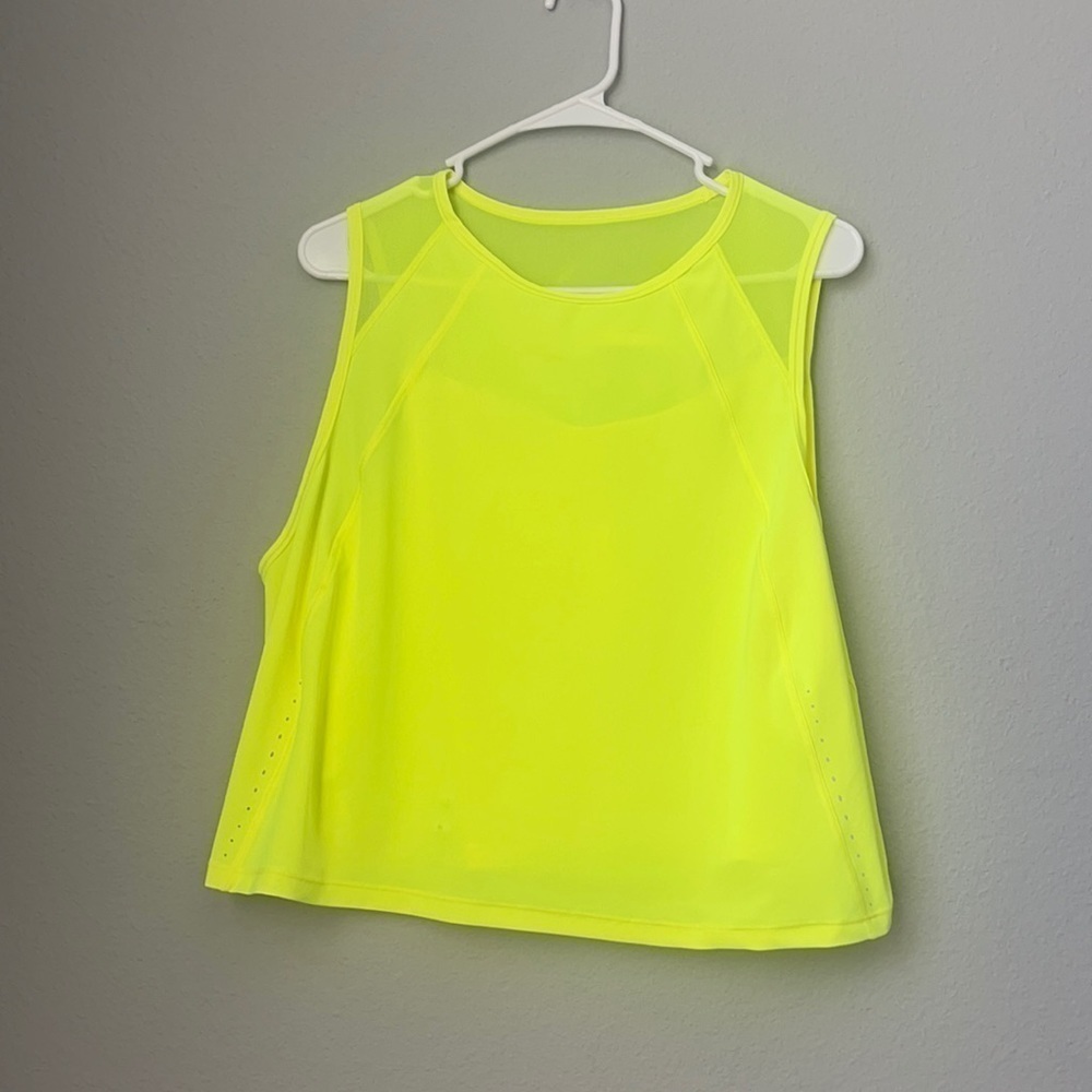 Lululemon Sculpt Cropped Tank Top
Back Vent size 12